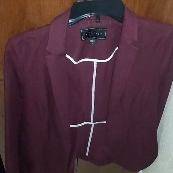 Blazer - Picture 4 of 4